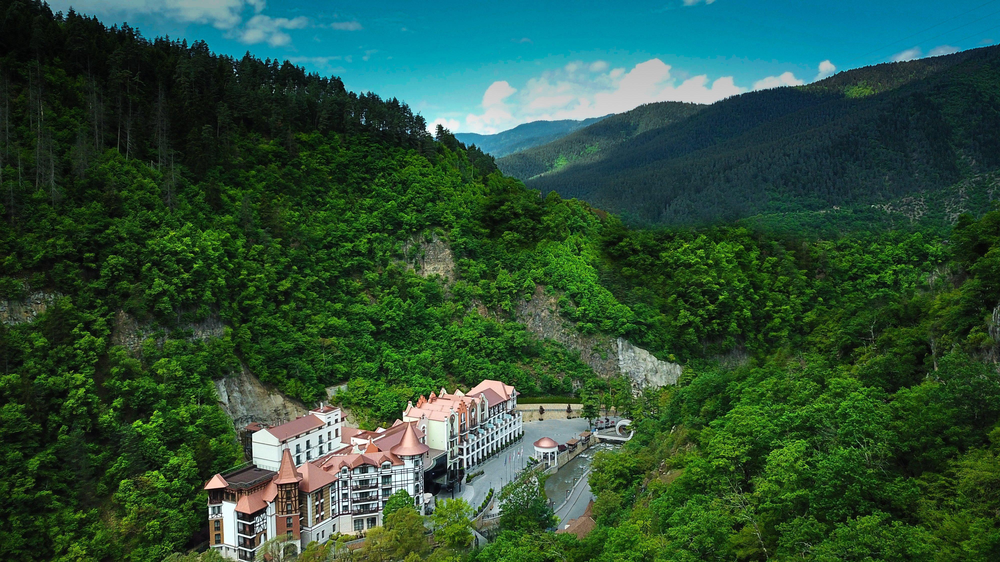 Crowne Plaza - Borjomi, An Ihg Hotel Exterior photo The resort